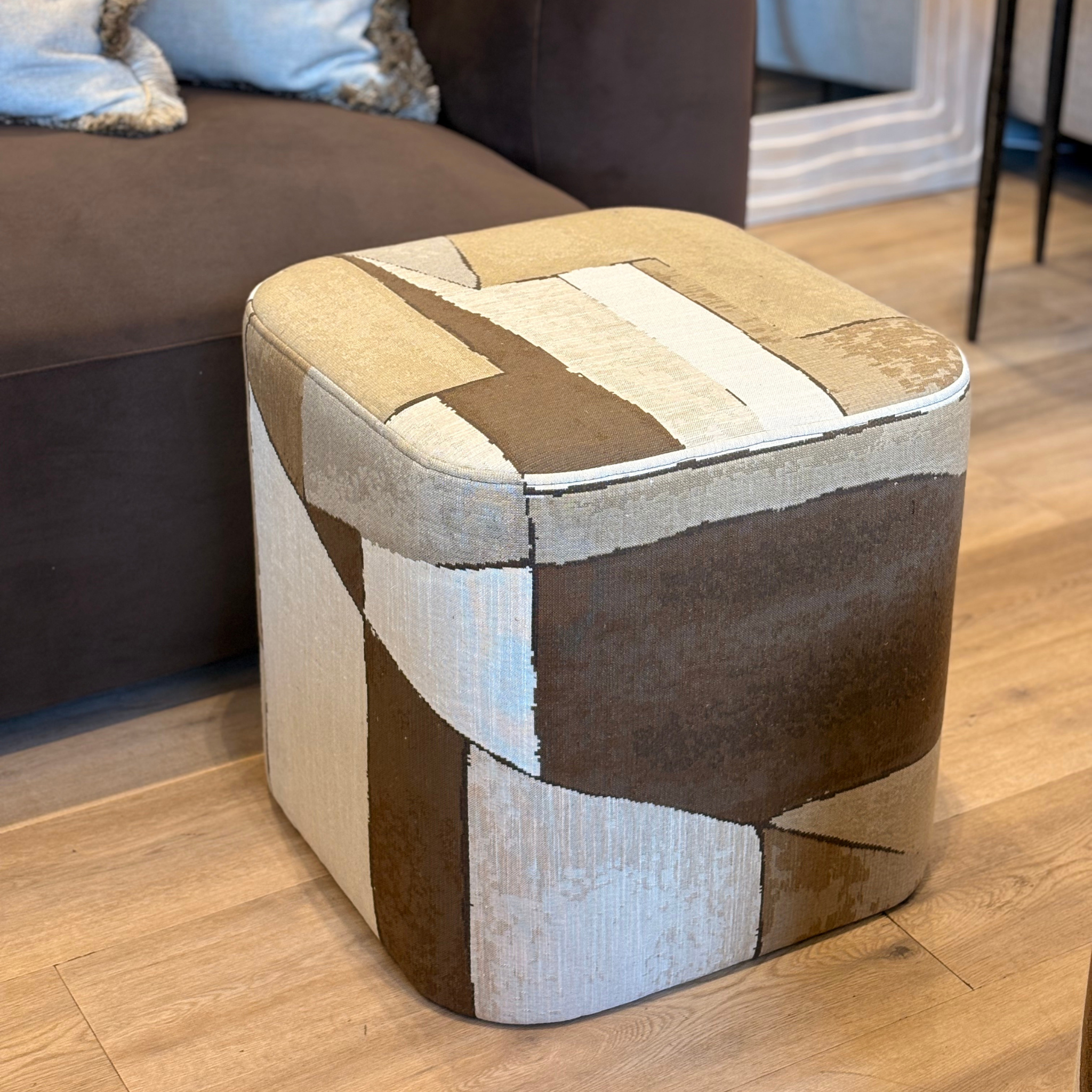 Cube Footstool - Cubilete