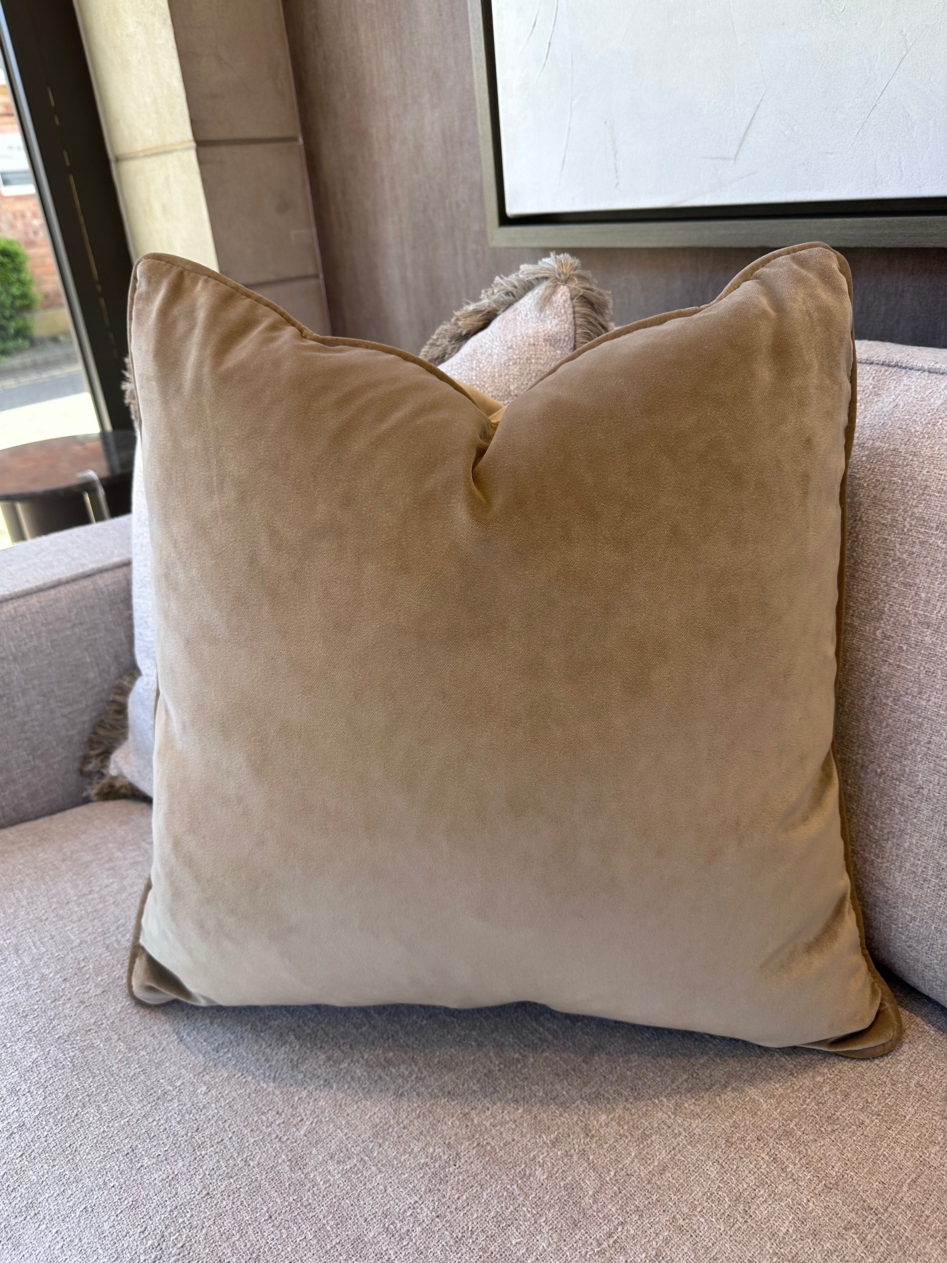 22" Sand Velvet Piped Cushion