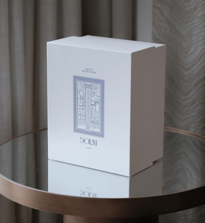 Dolni Large White Ceramic Blackberry Oud 500ml Reed Diffuser