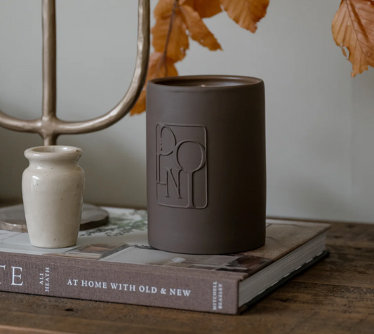 Dolni Large Brown Ceramic 600g Tobacco & Oud Candle