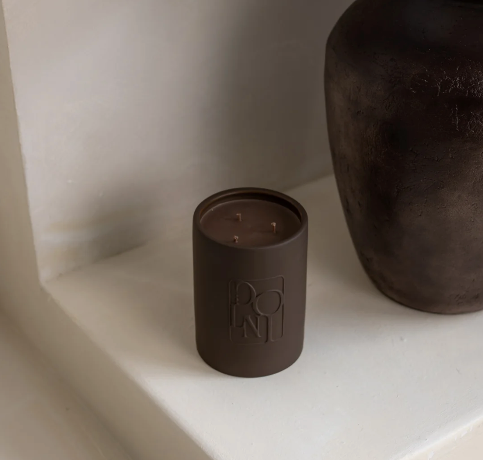 Dolni Large Brown Ceramic 600g Tobacco & Oud Candle