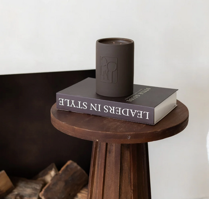 Dolni Large Brown Ceramic 600g Tobacco & Oud Candle