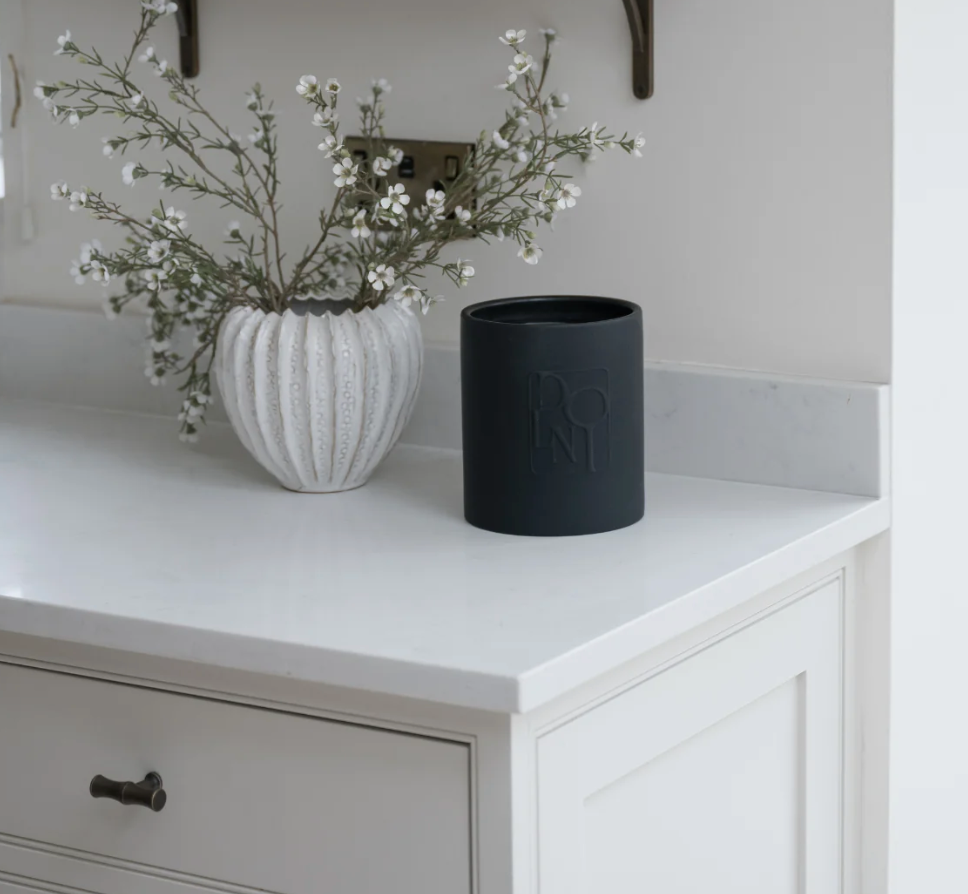 Dolni XL Black Ceramic 2200g Tuberose & Sandalwood Candle