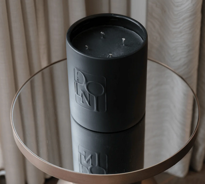 Dolni XL Black Ceramic 2200g Tuberose & Sandalwood Candle