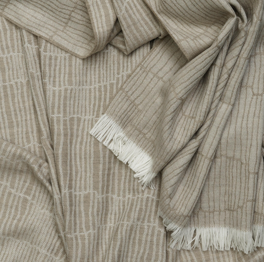 Andrew Martin Canale Throw Latte