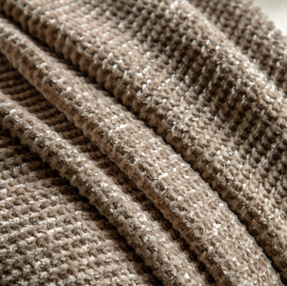 Deco Luxe Chunky Chenille Throw - Taupe