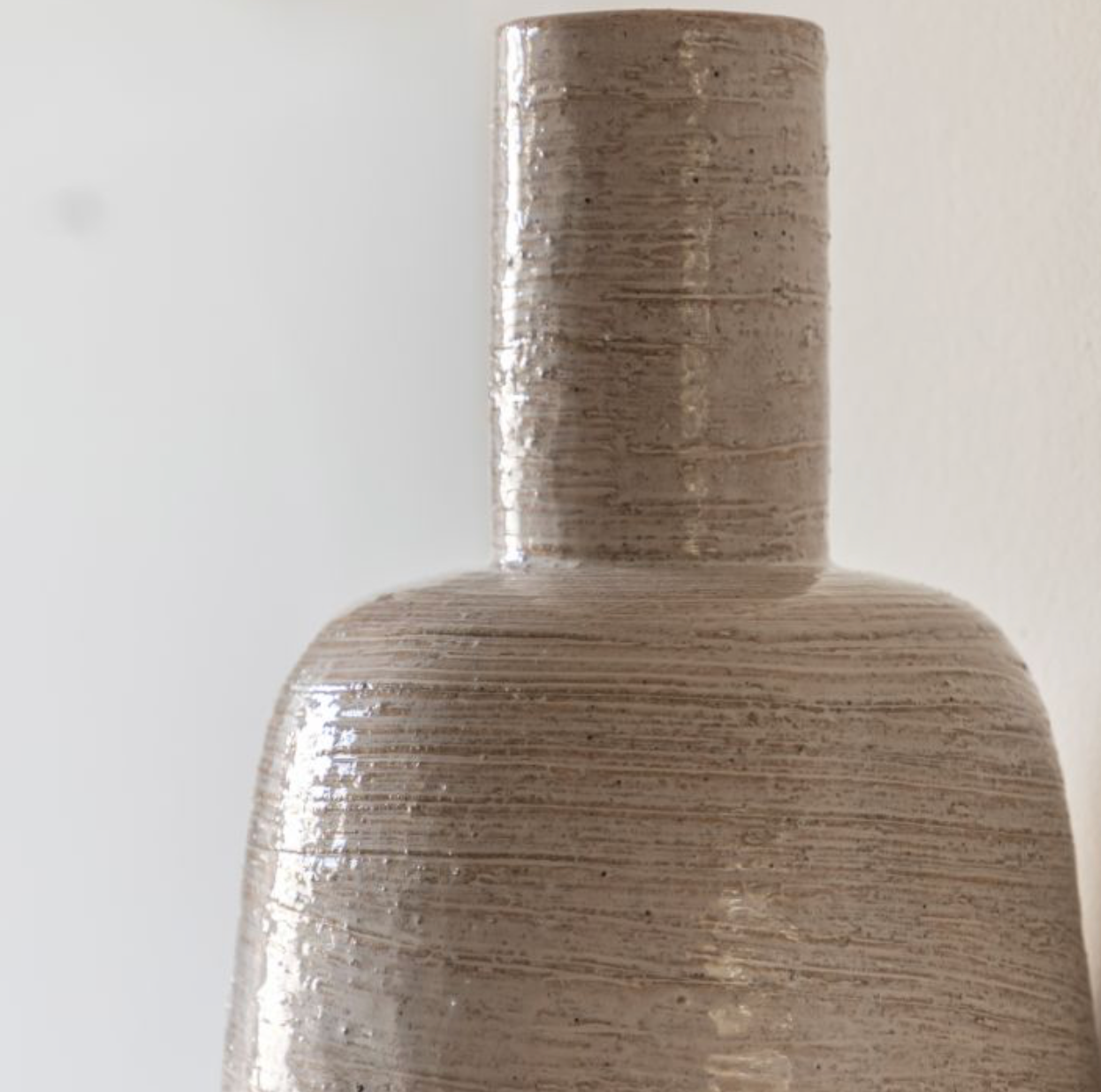 Mobi Ceramic Bottle Vase Large