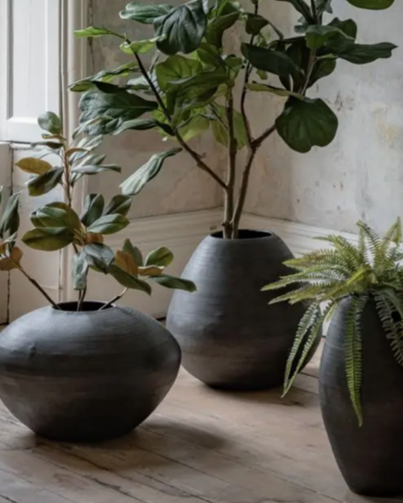 Artistic Aluminium Vase Chatai