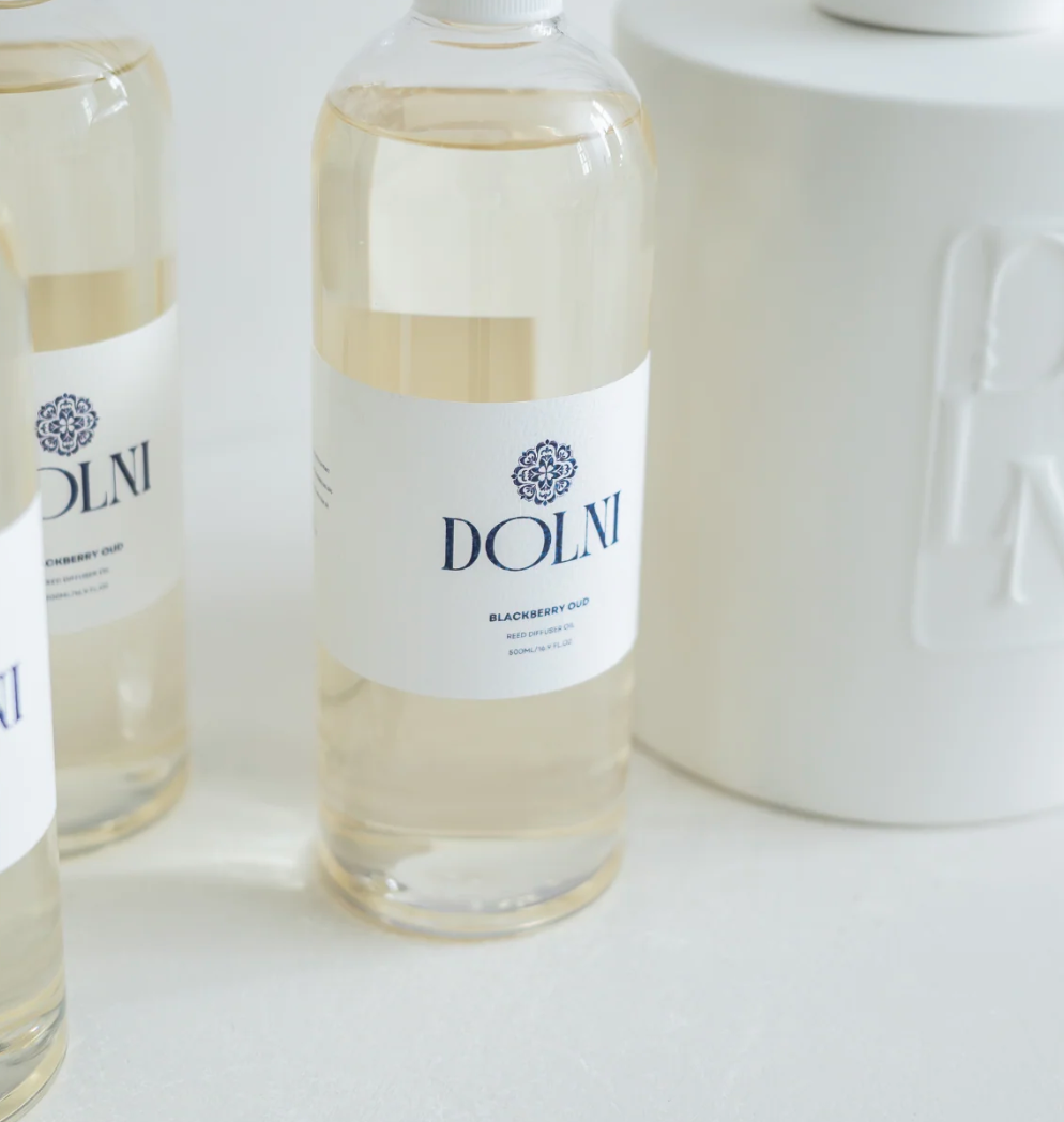 Dolni Extra Large White Ceramic Blackberry Oud Reed Diffuser