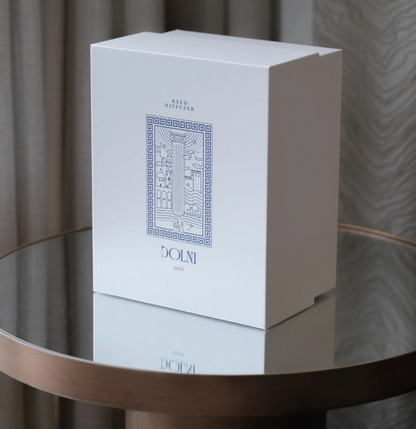 Dolni Extra Large White Ceramic Blackberry Oud Reed Diffuser