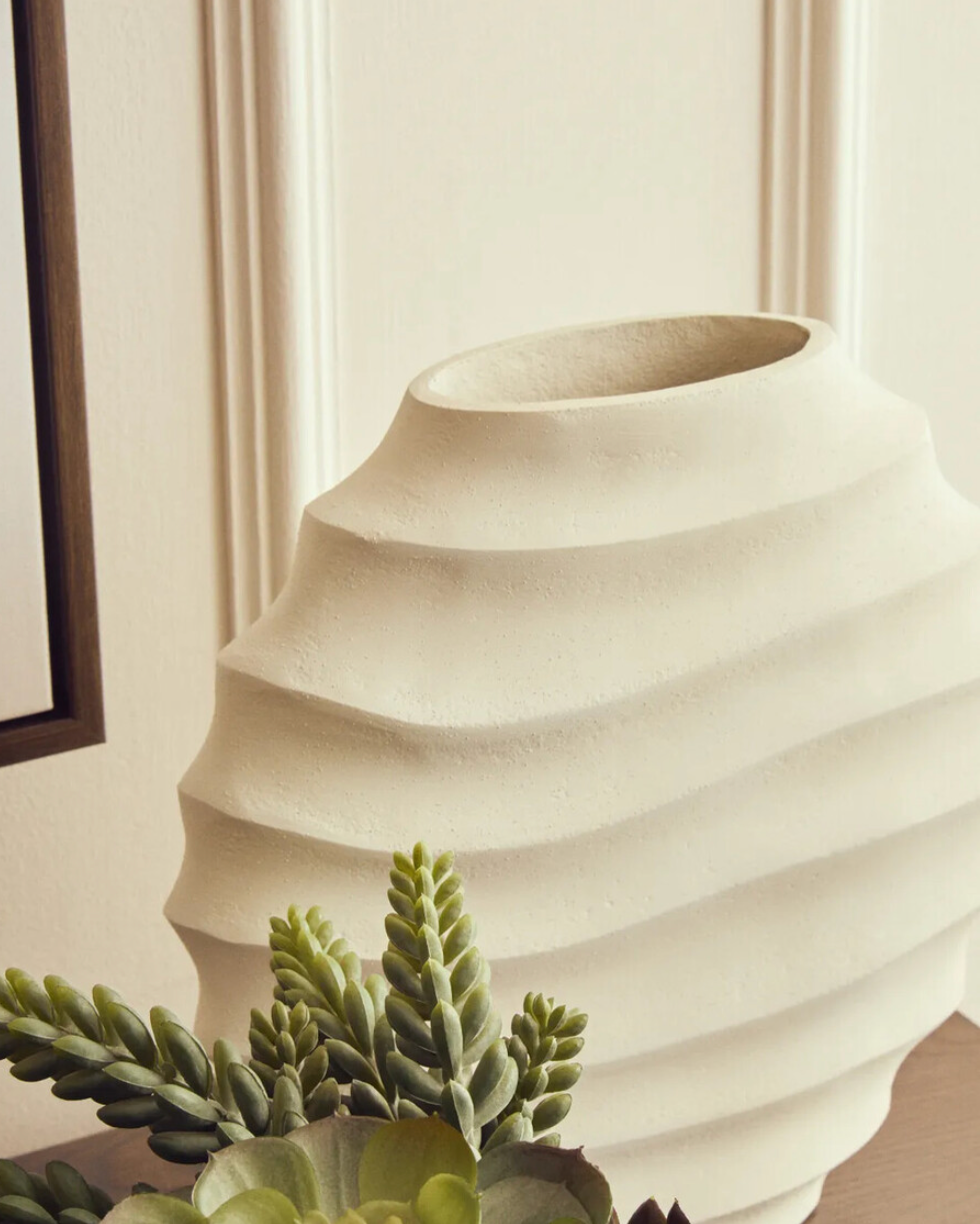 Mira Small Ivory Finish Rippled Round Vase